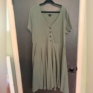 Torrid V-Neck Short Sleeve Ribbed Top in Soft Green with POCKETS!